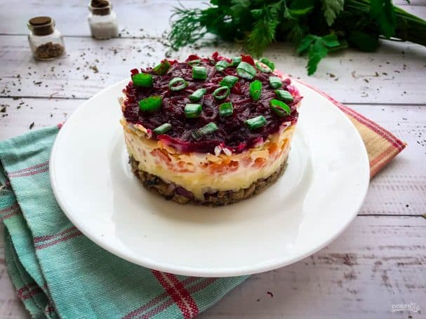 Beet and sprat salad