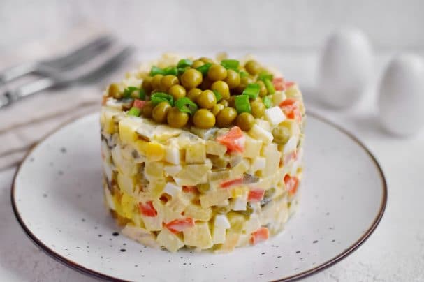 Салат с яблоком