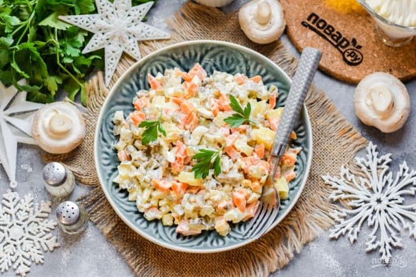 Салат с шампиньонами