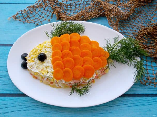 Салат с семгой