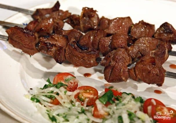 Шашлык из говядины с киви