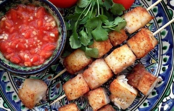 Шашлик із риби на шпажках