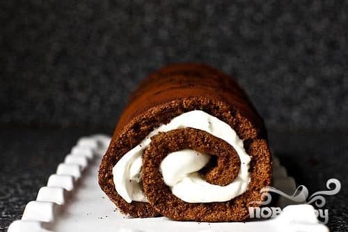 Chocolate roll with buttercream