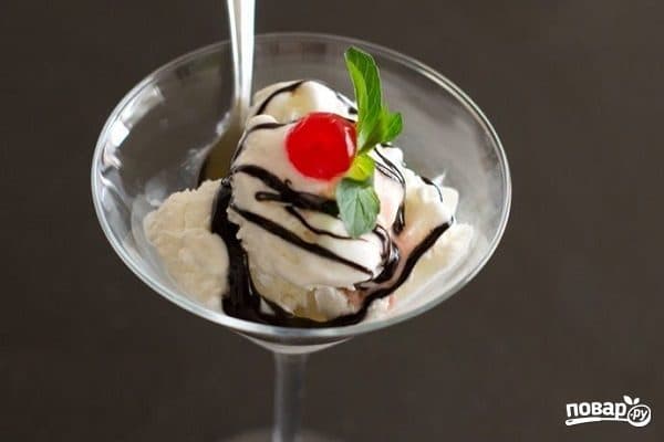 Chocolate syrup