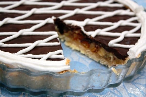 Шоколадний торт з ірискою