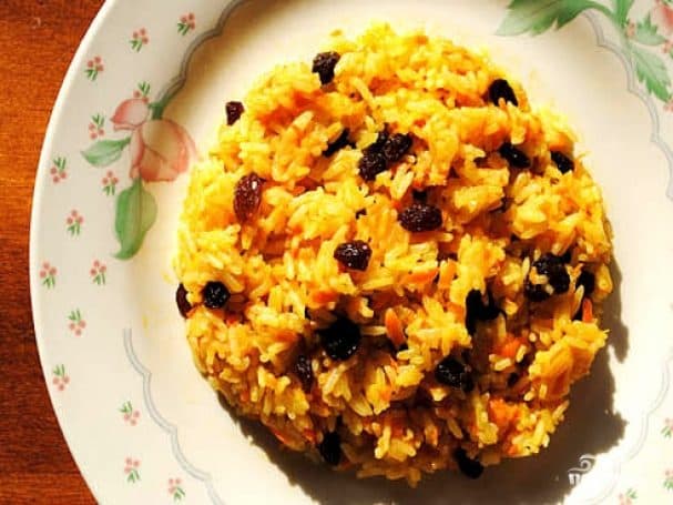 Солодкий плов із родзинками