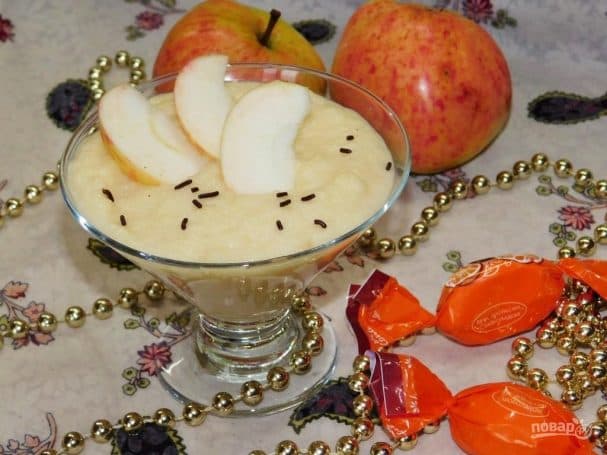 Сливковий десерт з яблуками