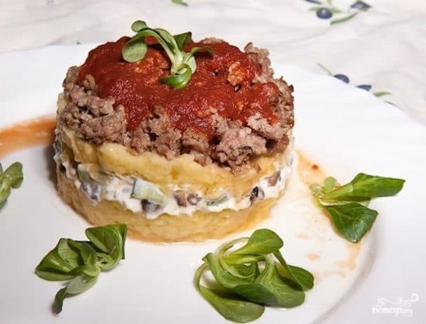 Layered potato with minced meat