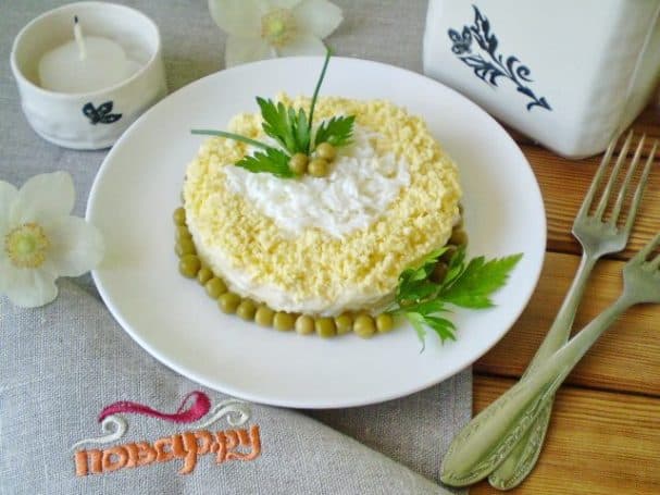 Слоёны рыбны салат