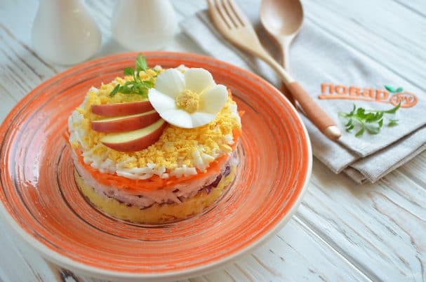 Layered radish salad