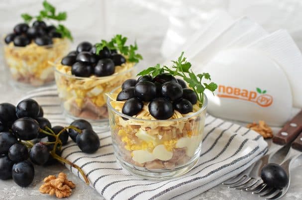 Layered chicken salad