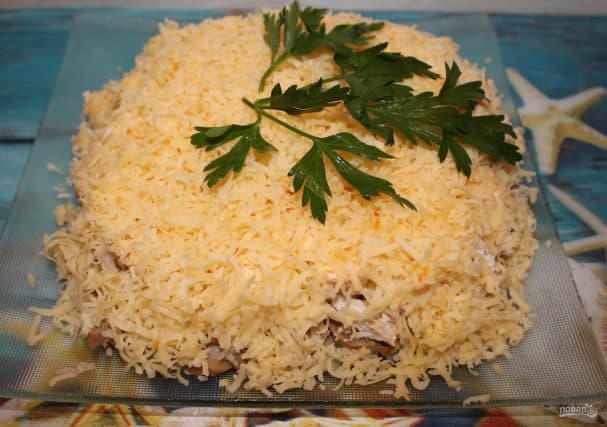 Слоёны салат з курыным філе