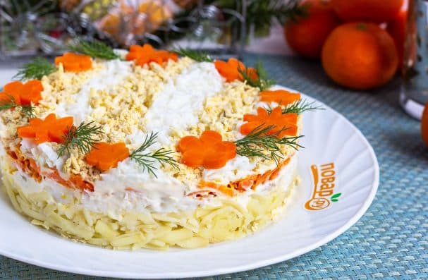 Слоёны салат зь цьвярдзю
