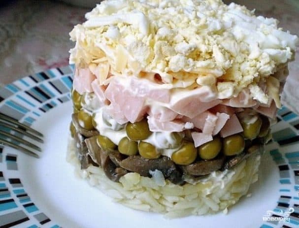 Ham layered salad
