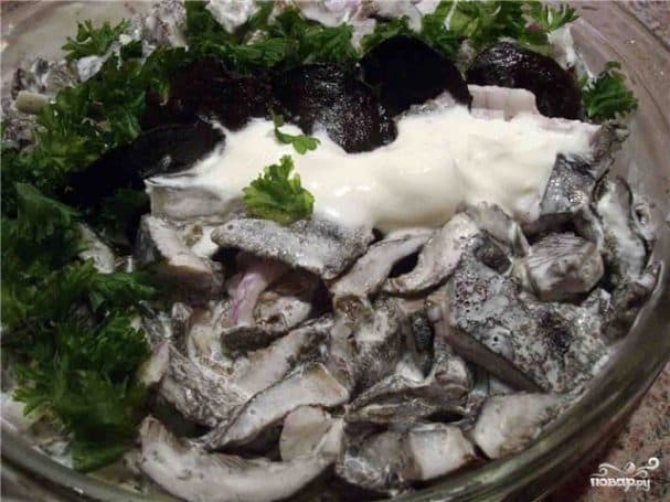 Salty boletus mushrooms in sour cream