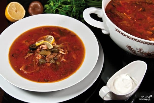 Мясная салянка на скавародзе