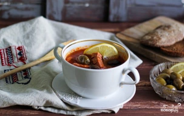 Солянка с оливками