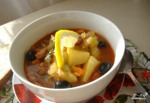 Meat and cabbage mixed solyanka