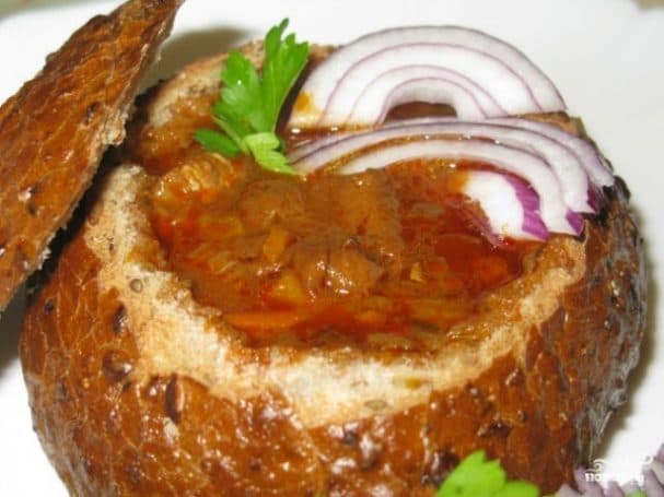 Goulash soup in bread