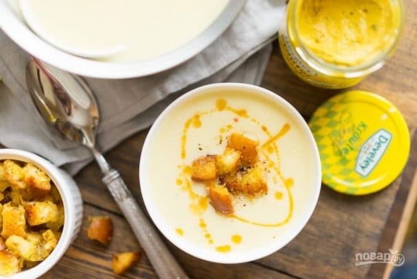 Cauliflower cream soup