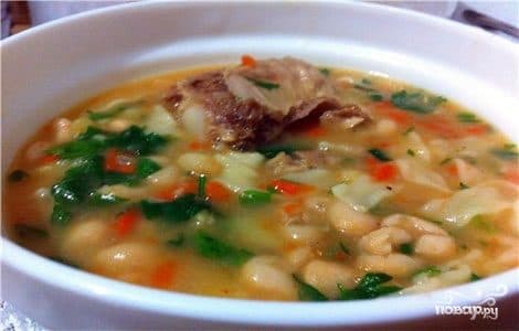 Фасолевы суп з тушэнкай