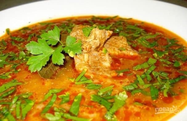 Harcho soup with tomato paste
