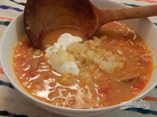Sour cabbage soup