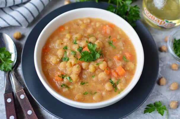Vegetarian chickpea soup
