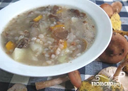 Mushroom soup with buckwheat