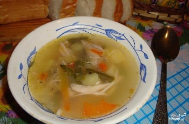 Chicken soup with string beans