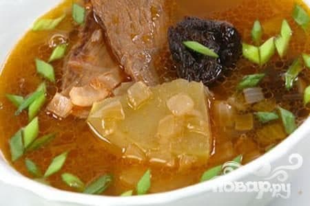 Суп мясной с фруктами