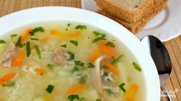 Суп на курыным бульёне