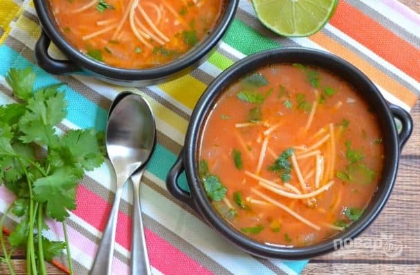 Vegetable soup with noodles