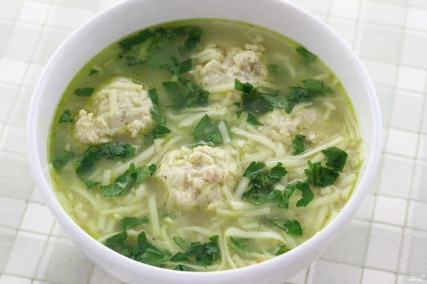 Soup with meatballs and vermicelli