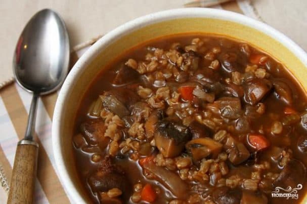 Soup with mushrooms and farro