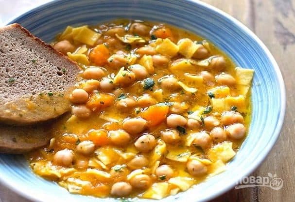 Pumpkin and chickpea soup
