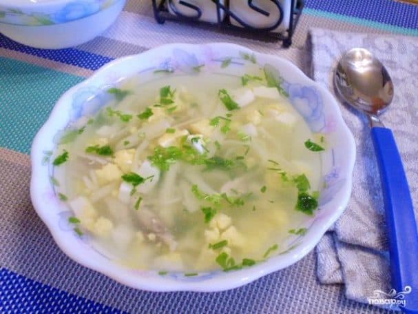 Суп з зелянінню і яйком