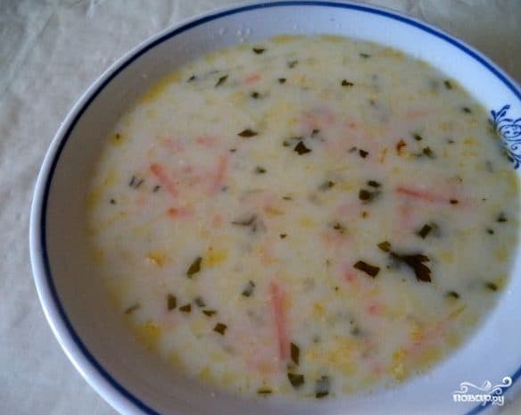 Cheese soup with herbs