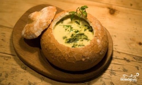 Суп у тарэлцы з хлеба