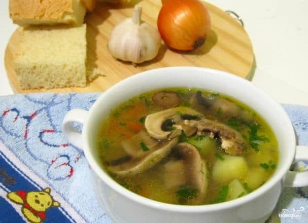 Вермішэльны суп з грыбамі