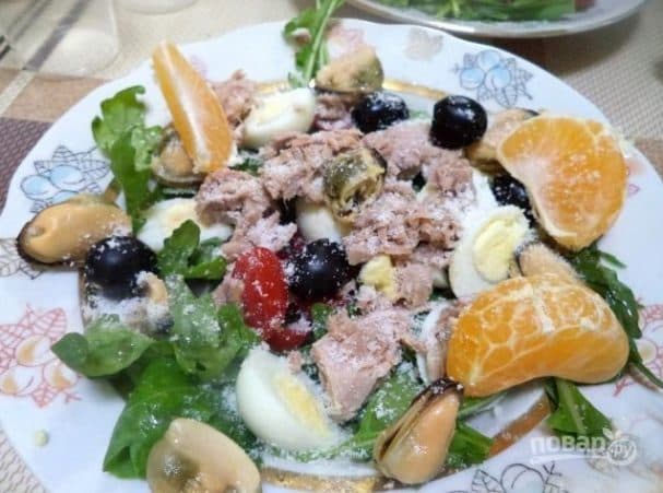 Свежы салат з тунцом