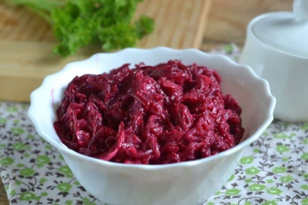 Beetroot with sauce