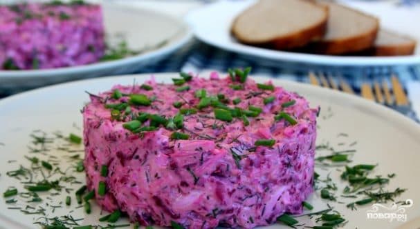 Свекольный салат с грецкими орехами