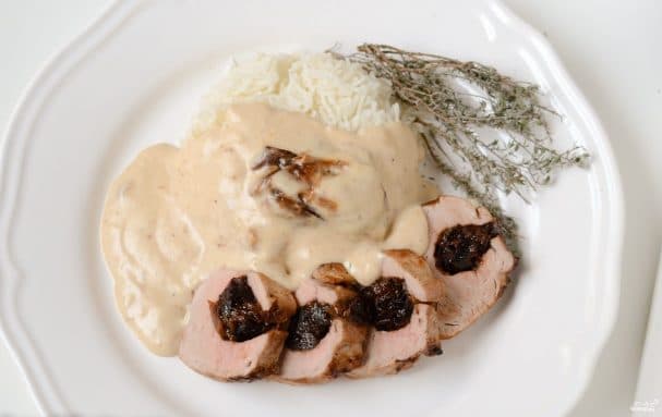 Pork tenderloin with prunes