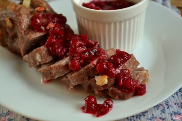 Свіная вырайка пад клюквенным соусам