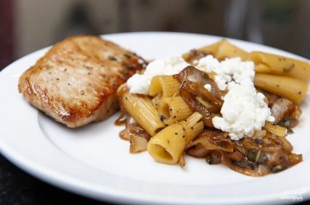 Fried pork with onions
