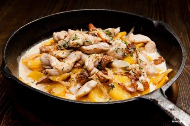 Pork with chanterelles