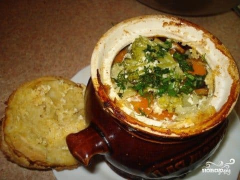 Свинина, запечена в горщочку