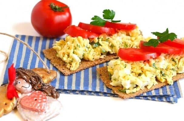 Cheese salad with egg