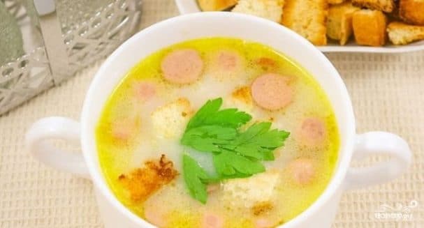 Сырны суп з сасіскай
